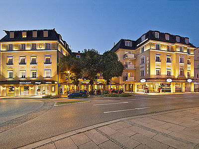 Exterior Hotel Füssen Schlosskrone by night